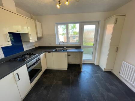 2 bedroom Terraced House to let in Berkeley Close, Nuneaton, CV11