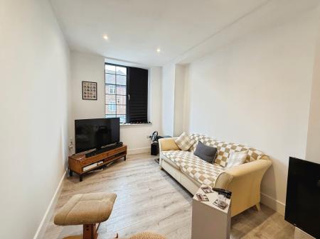 2 bedroom Flat to let in Upper Bond Street, Hinckley, LE10