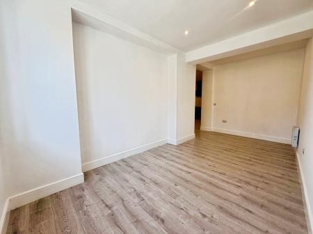 2 bedroom Flat to let in Essentia House, Upper Bond Street, Hinckley