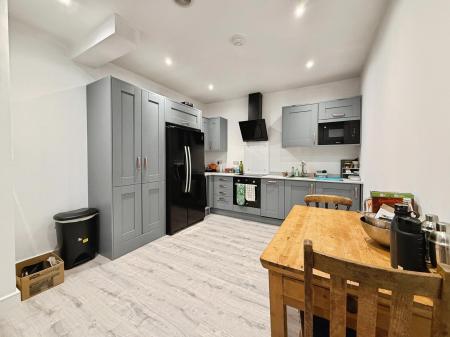 2 bedroom Flat to let in Upper Bond Street, Hinckley, LE10