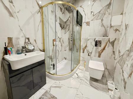 2 bedroom Flat to let in Upper Bond Street, Hinckley, LE10