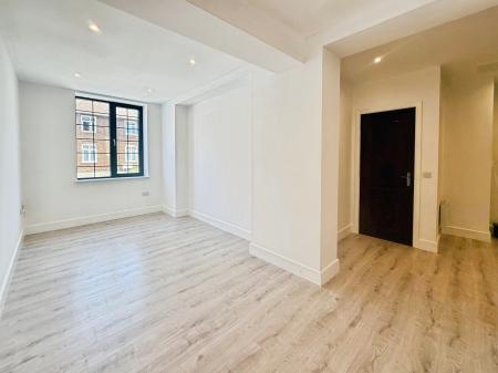 2 bedroom Flat to let in Essentia House, Upper Bond Street, Hinckley