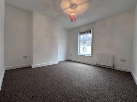 2 bedroom Terraced House to let in Duke Street, Nuneaton, CV11