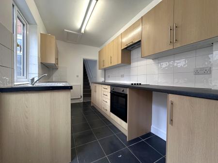 2 bedroom Terraced House to let in Duke Street, Nuneaton, CV11