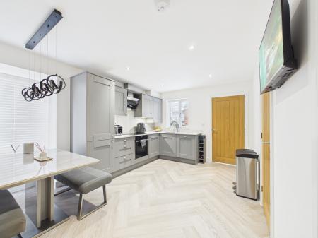 2 bedroom End of terrace house for sale in Willowbank Close, Hinckley, LE10