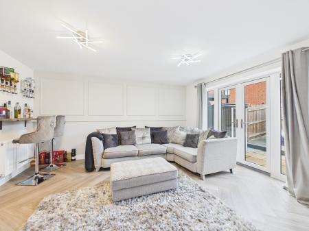 2 bedroom End of terrace house for sale in Willowbank Close, Hinckley, LE10