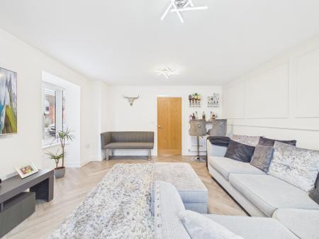 2 bedroom End of terrace house for sale in Willowbank Close, Hinckley, LE10