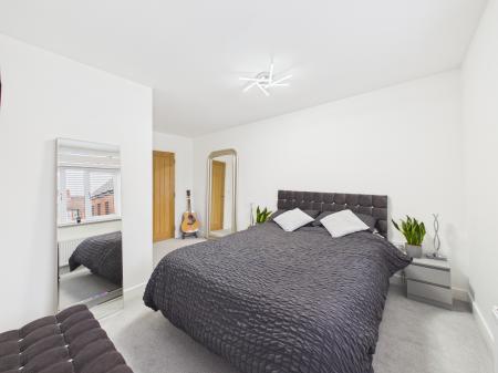 2 bedroom End of terrace house for sale in Willowbank Close, Hinckley, LE10