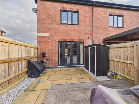 2 bedroom End of terrace house for sale in Willowbank Close, Hinckley, LE10