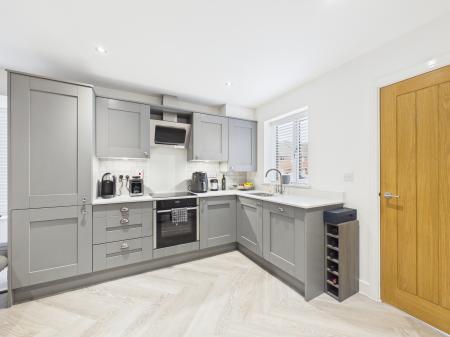 2 bedroom End of terrace house for sale in Willowbank Close, Hinckley, LE10