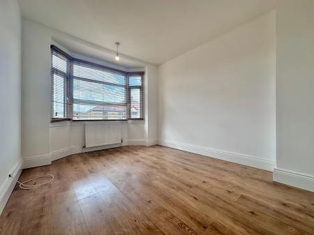 3 bedroom Semi-detached house to let in Sunnydale Road, Hinckley, LE10