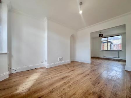 3 bedroom Semi-detached house to let in Sunnydale Road, Hinckley, LE10