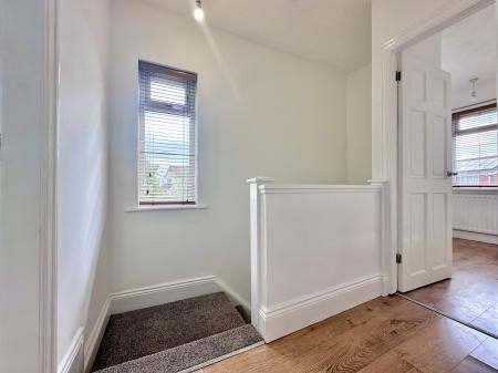 3 bedroom Semi-detached house to let in Sunnydale Road, Hinckley, LE10