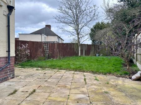 3 bedroom Semi-detached house to let in Sunnydale Road, Hinckley, LE10