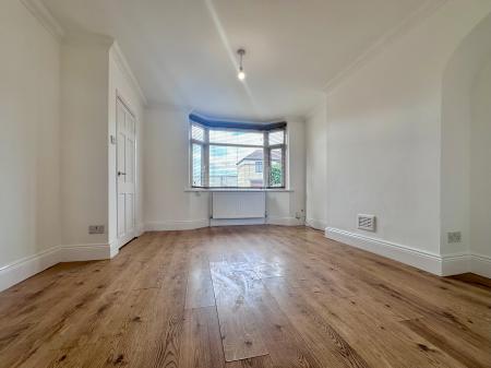 3 bedroom Semi-detached house to let in Sunnydale Road, Hinckley, LE10