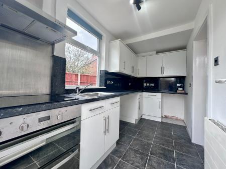 3 bedroom Semi-detached house to let in Sunnydale Road, Hinckley, LE10