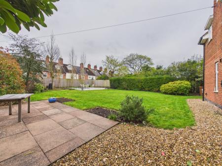 4 bedroom Detached house for sale in Shakespeare Drive, Hinckley, LE10