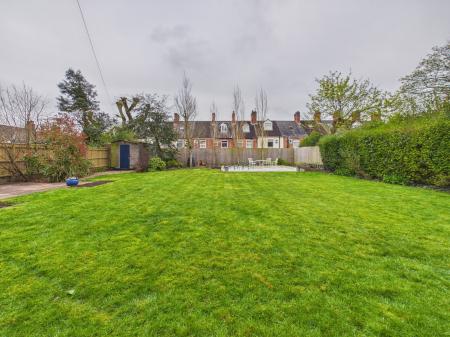 4 bedroom Detached house for sale in Shakespeare Drive, Hinckley, LE10