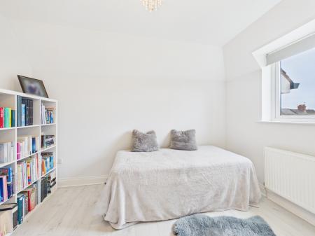 4 bedroom Detached house for sale in Shakespeare Drive, Hinckley, LE10