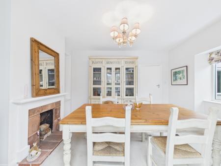 4 bedroom Detached house for sale in Shakespeare Drive, Hinckley, LE10