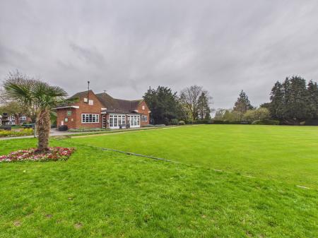 4 bedroom Detached house for sale in Shakespeare Drive, Hinckley, LE10