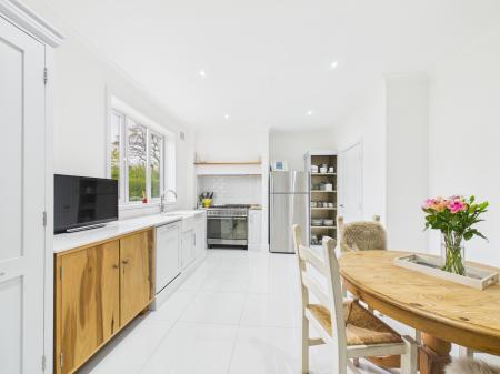 4 bedroom Detached house for sale in Shakespeare Drive, Hinckley, LE10