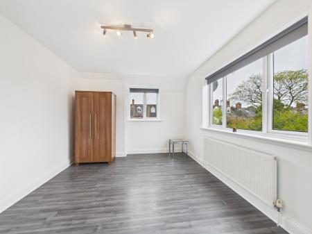 4 bedroom Detached house for sale in Shakespeare Drive, Hinckley, LE10