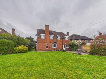 4 bedroom Detached house for sale in Shakespeare Drive, Hinckley, LE10