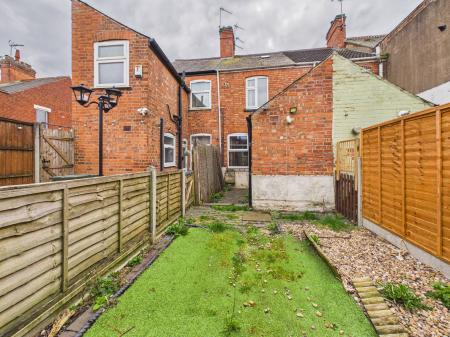 3 bedroom Terraced House for sale in Chapel Street, Barwell, LE9