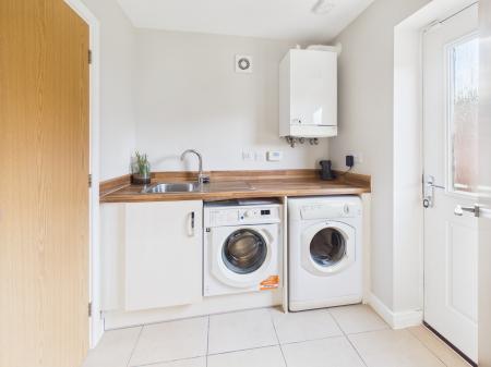 4 bedroom Detached house for sale in Lime Avenue, Sapcote, LE9