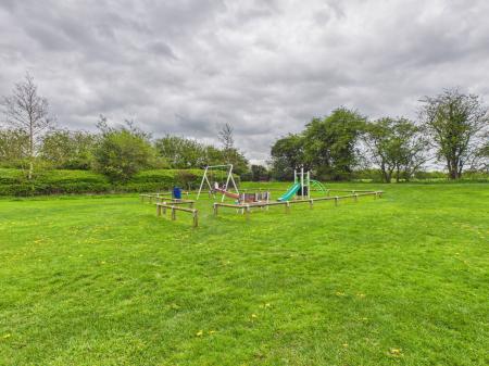 4 bedroom Detached house for sale in Lime Avenue, Sapcote, LE9