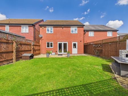 4 bedroom Detached house for sale in Lime Avenue, Sapcote, LE9