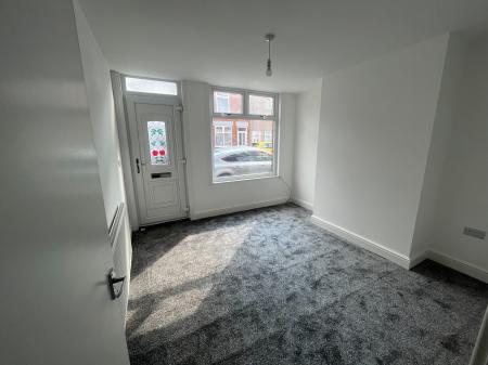 2 bedroom Terraced House to let in Duke Street, Nuneaton, CV11
