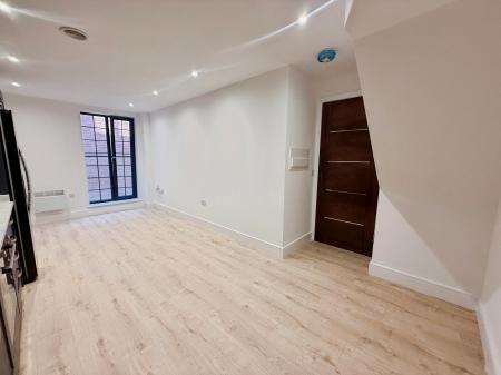 2 bedroom Flat to let in Essentia House, Upper Bond Street, Hinckley