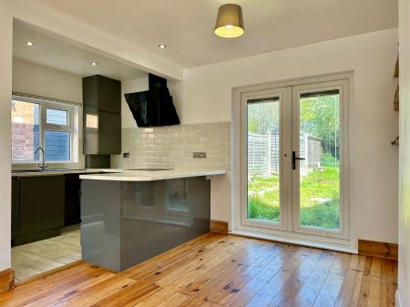 3 bedroom Semi-detached house to let in John Nichols Street, Hinckley, LE10