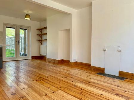 3 bedroom Semi-detached house to let in John Nichols Street, Hinckley, LE10