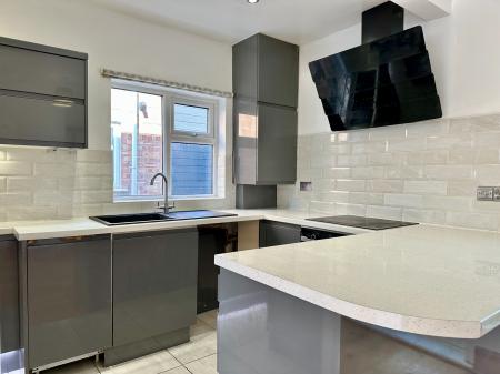 3 bedroom Semi-detached house to let in John Nichols Street, Hinckley, LE10