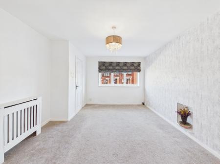 3 bedroom Semi-detached house for sale in Charnwood Drive, Hartshill, CV10