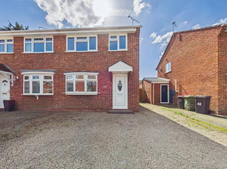 3 bedroom Semi-detached house for sale in Charnwood Drive, Hartshill, CV10