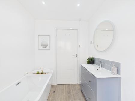 4 bedroom Detached house for sale in Morley Road, Sapcote, LE9