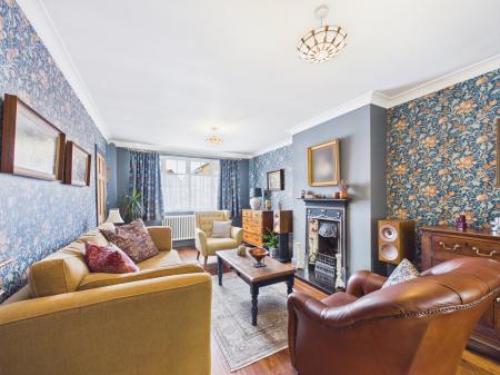 4 bedroom Semi-detached house for sale in Chesterfield Way, Barwell, LE9