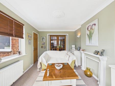 4 bedroom Semi-detached house for sale in Chesterfield Way, Barwell, LE9