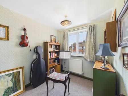 4 bedroom Semi-detached house for sale in Chesterfield Way, Barwell, LE9