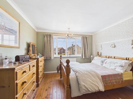 4 bedroom Semi-detached house for sale in Chesterfield Way, Barwell, LE9