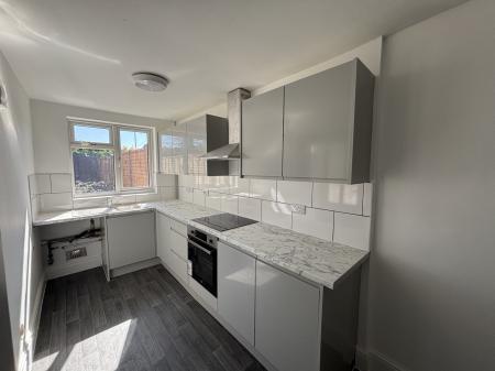 2 bedroom Terraced House to let in Mount Street, Nuneaton, CV11