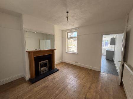 2 bedroom Terraced House to let in Mount Street, Nuneaton, CV11