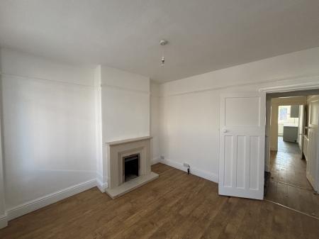 2 bedroom Terraced House to let in Mount Street, Nuneaton, CV11