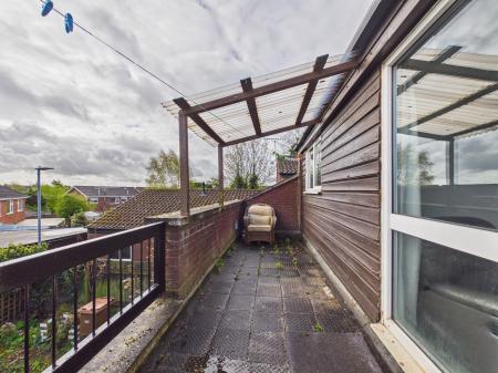 2 bedroom Maisonette for sale in Ferness Road, Hinckley, LE10