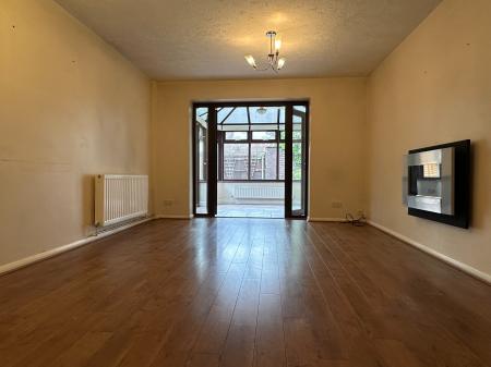 2 bedroom Semi-detached house to let in Windsor Court, Burbage, LE10