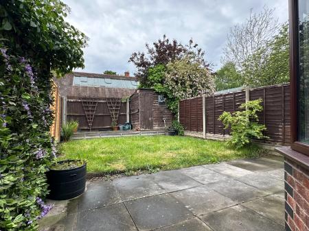 2 bedroom Semi-detached house to let in Windsor Court, Burbage, LE10
